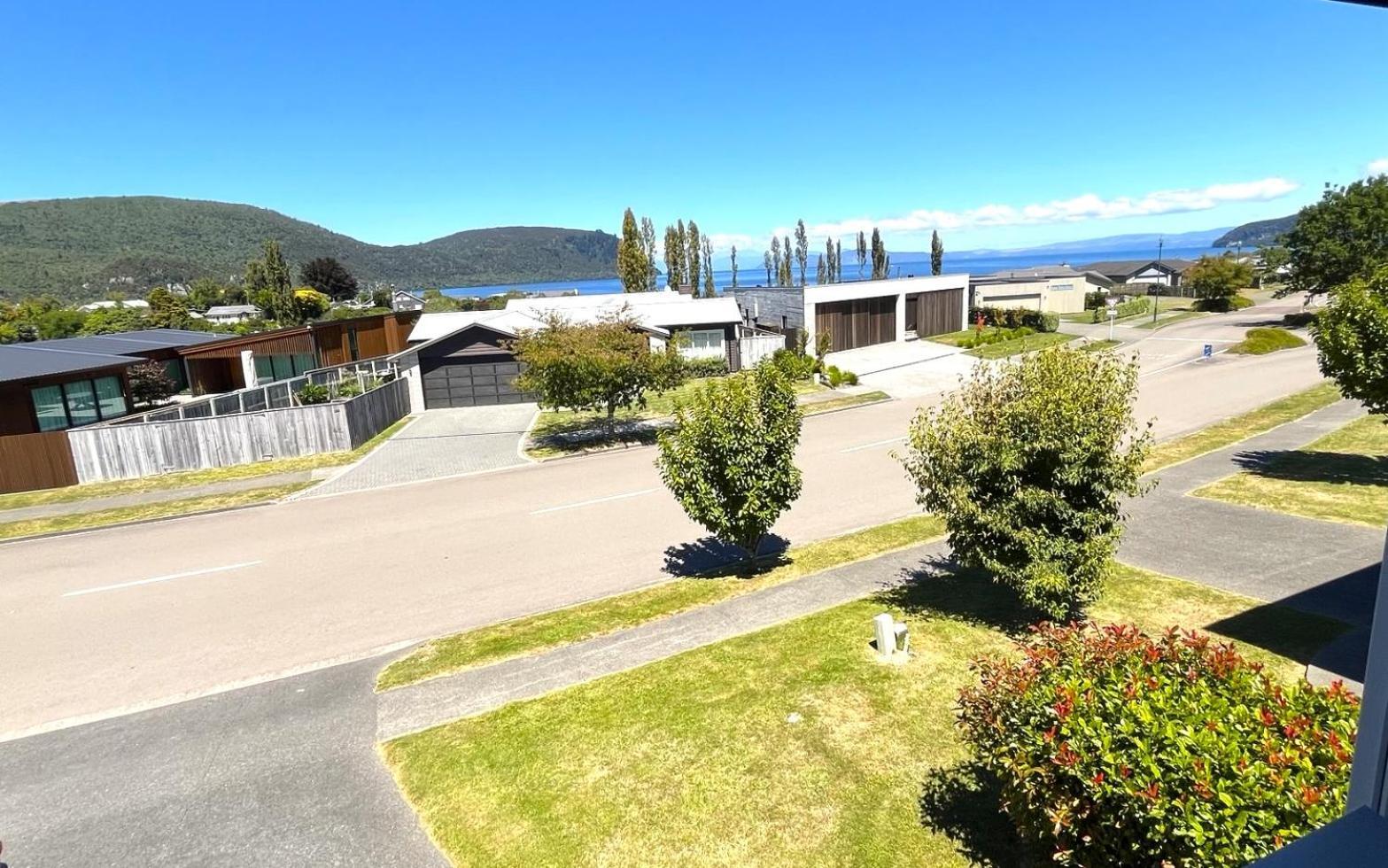 Large And Luxurious At The Lake Kinloch Bagian luar foto